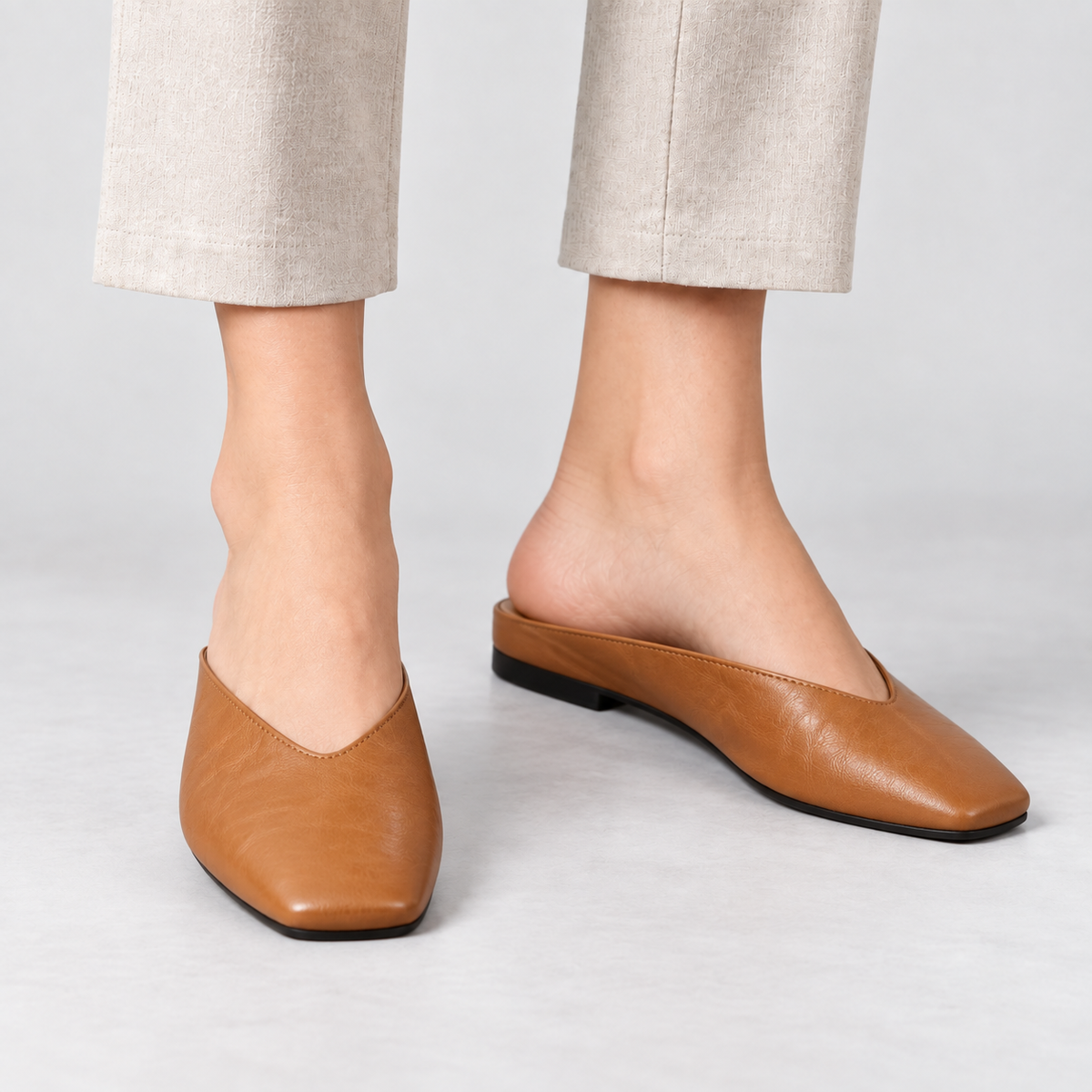 Nash | Elegant Orthopedic V-Cut Mule